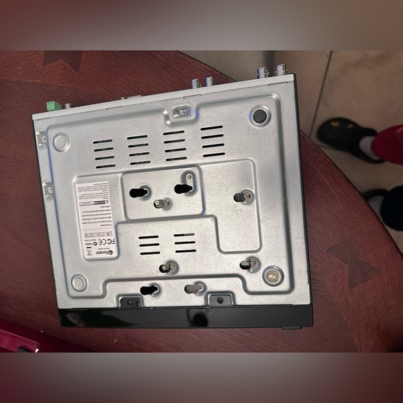 swann dvr4-4200 4 channel dvr
Item works turns on.
Make An offer need to sell - Picture 4 of 10